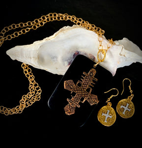 The Madonna - Resin Cross Convertible Necklace